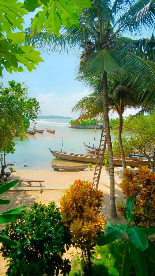 Scorpion Hill Lodge Busua ภายนอก รูปภาพ