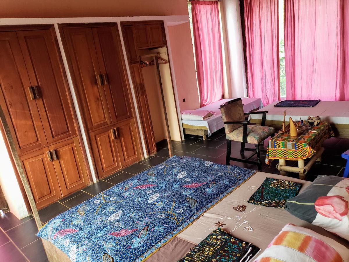 Scorpion Hill Lodge Busua ภายนอก รูปภาพ